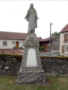 Fleisheim (Moselle) statue Sacré-Coeur