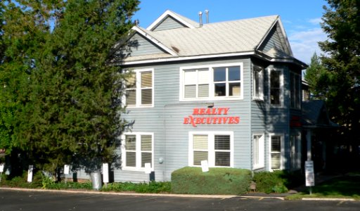 Flagstaff, Arizona 15 E Cherry 1