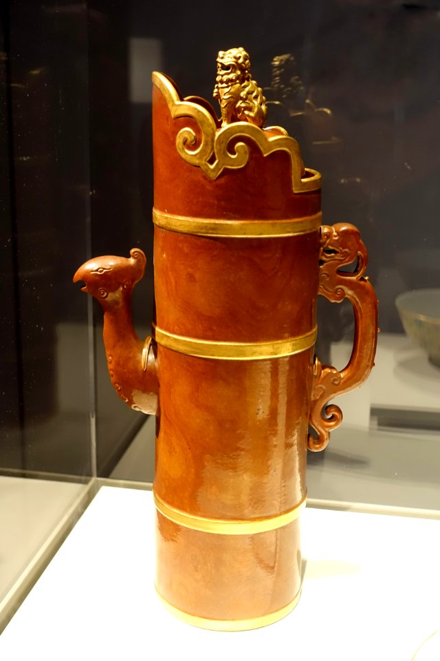 Flagon with dragon-shaped handle and phoenix-shaped spout, China, Imperial Porcelain Factory, Jingdezhen, Qianlong period, 1736-1795 AD, porcelain, enamels, gold - Peabody Essex Museum - DSC07881