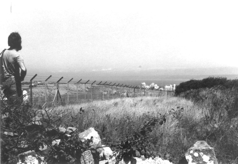 Flamanville 1978, des explosifs détruisent la falaise et l'ancienne mine de fer sous-marine pour la centrale nucléaire