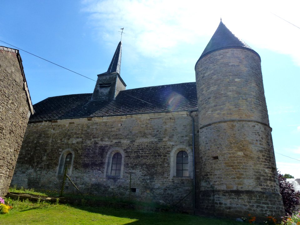 Flaignes-Havys (Ardennes) église de Havys, vue du nord