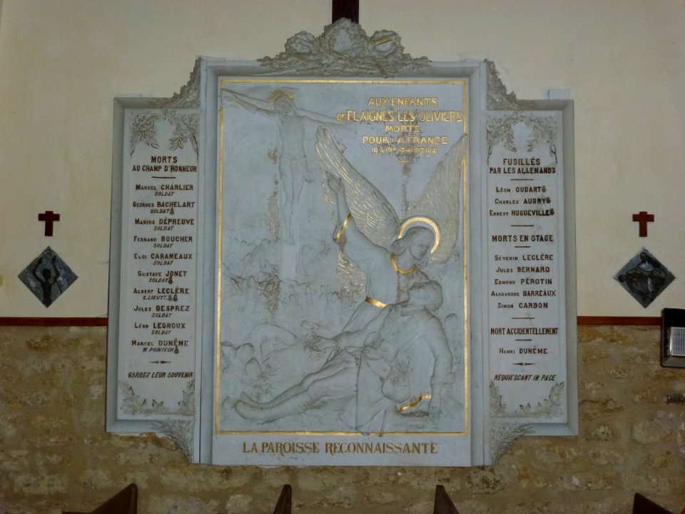 Flaignes (Ardennes) église, monument aux morts