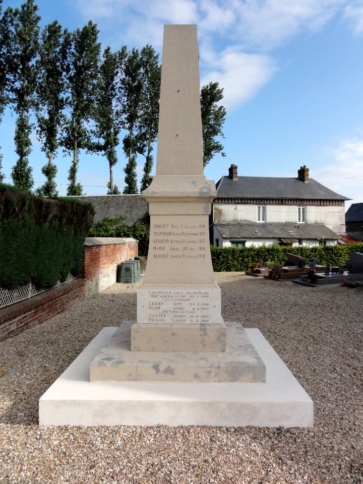 Flamanville (Seine-Mar.) monument aux morts (03)