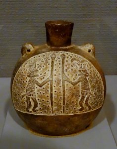 Flask-shaped bottle, Peru, Chimu-Casma, north coast, c. 1400 AD, blackware - Krannert Art Museum, UIUC - DSC06444
