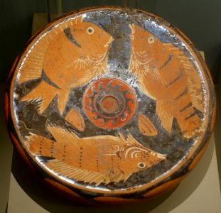 Fish plate, Campanian, c. 350-325 BC, terracotta with added white and red - Middlebury College Museum of Art - Middlebury, VT - DSC07948
