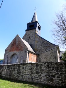 Flaumont-Waudrechies (Nord, Fr) église coté portail