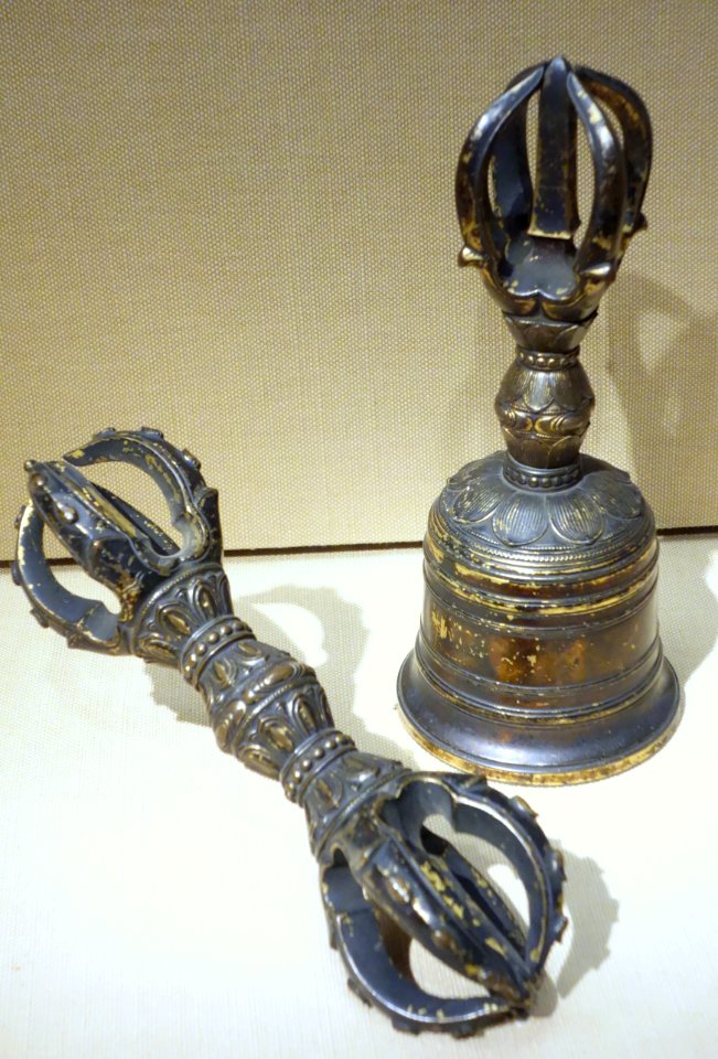 Five-pronged thunderbolt (gokosho) and ritual bell with five-pronged thunderbolt handle (gokorei), Japan, Kamakura period, 1185-1333 AD, gilt bronze - Asian Art Museum of San Francisco - DSC01521