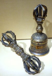 Five-pronged thunderbolt (gokosho) and ritual bell with five-pronged thunderbolt handle (gokorei), Japan, Kamakura period, 1185-1333 AD, gilt bronze - Asian Art Museum of San Francisco - DSC01521