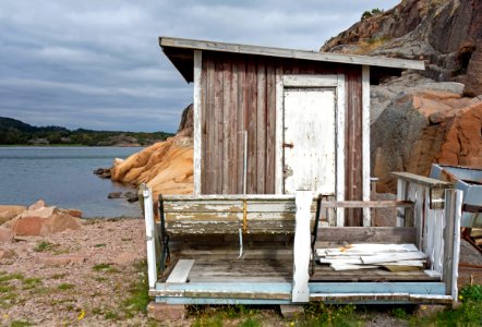 Fishing hut with white door in Loddebo photo