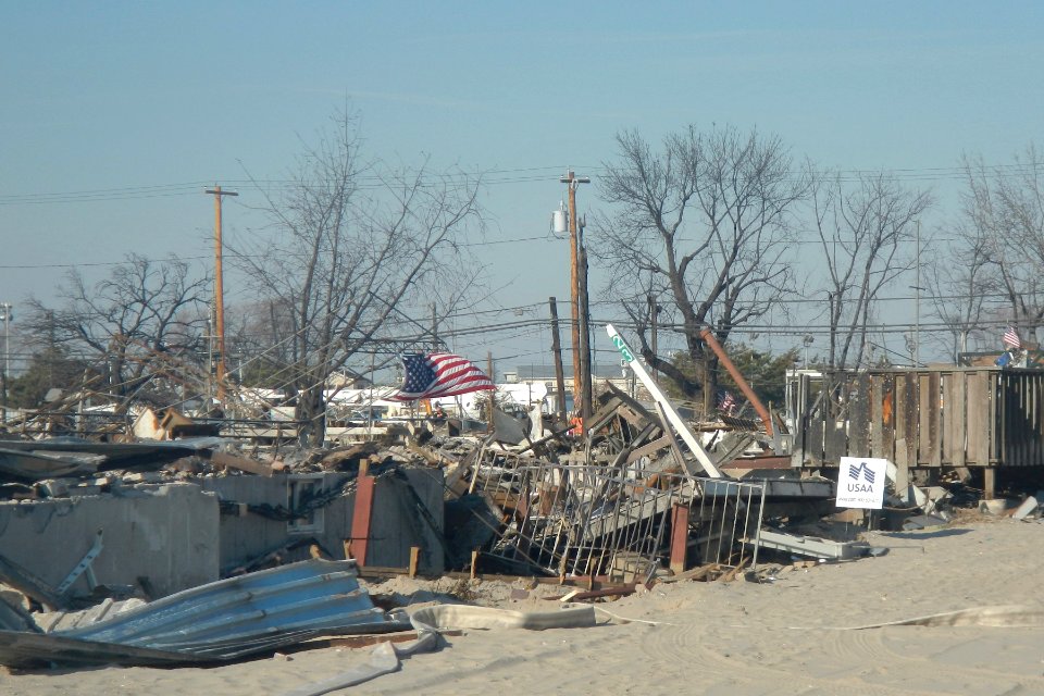 Flag & USAA sign in burnt Breezy Sandy jeh