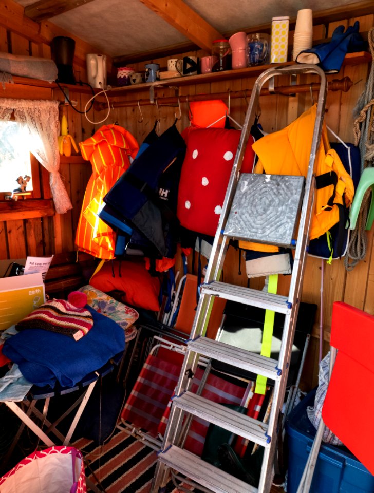 Fishing hut in Skalhamn harbor 2