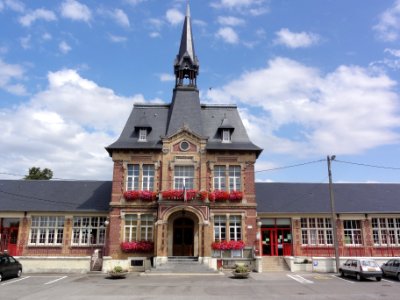 Flavy-le-Martel (Aisne) mairie et écoles du centre (02)