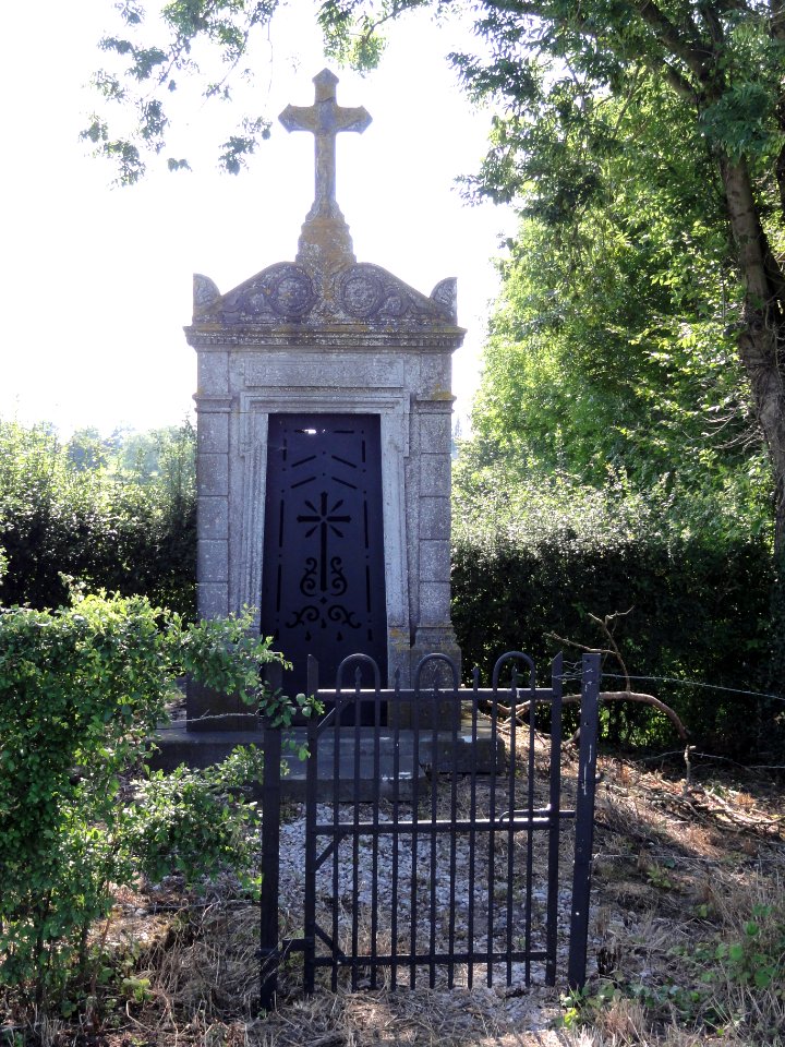 Floyon (Nord, Fr) chapelle, chemin de la Houssoye
