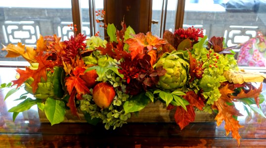 Floral arrangement - Lan Su Chinese Garden - Portland, Oregon - DSC01272