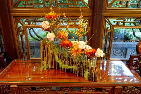 Floral arrangement - Lan Su Chinese Garden - Portland, Oregon - DSC01268