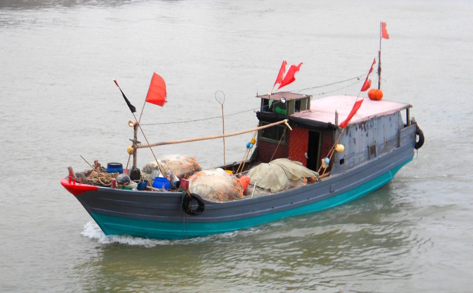 Fishing boat in Haikou 01