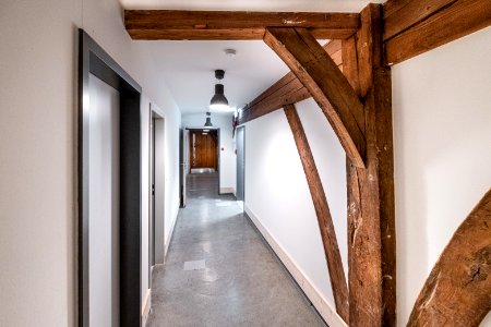 Flur mit Toiletten im Obergeschoss der Kelter in Tübingen
