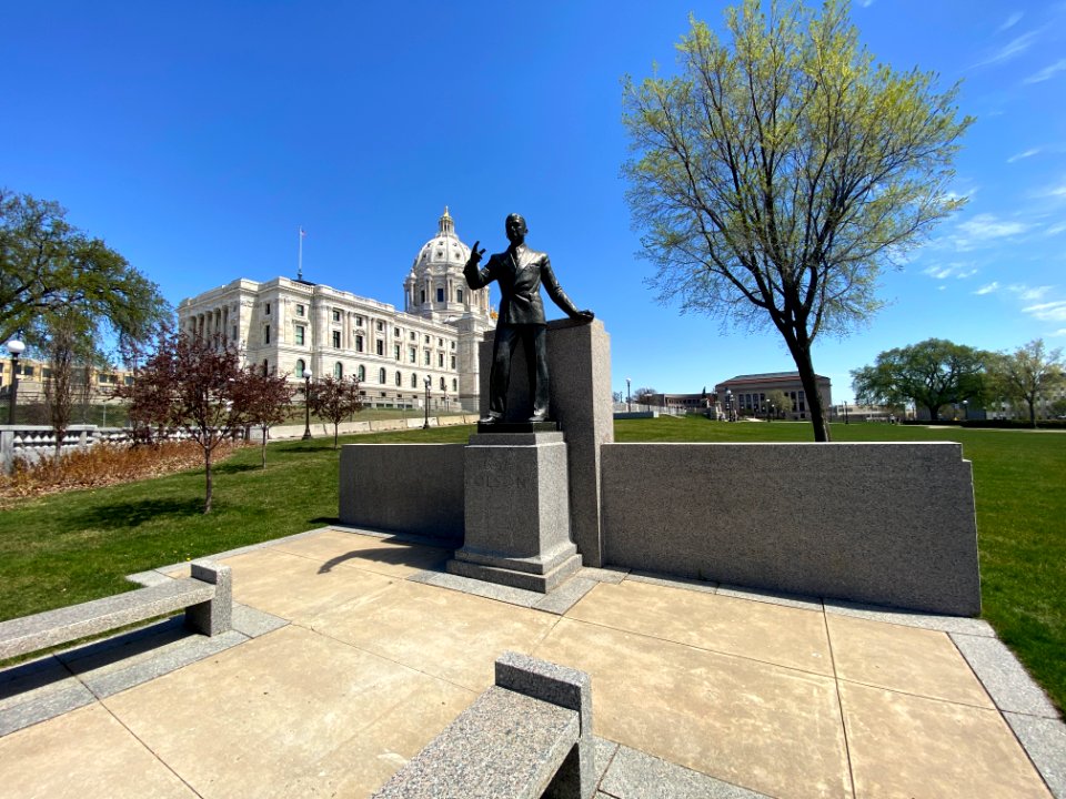 Floyd B. Olson Memorial-plaza, MN Capitol