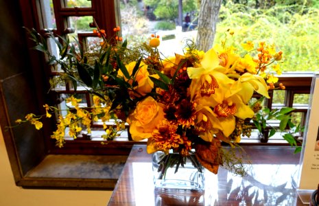 Floral arrangement - Lan Su Chinese Garden - Portland, Oregon - DSC01588