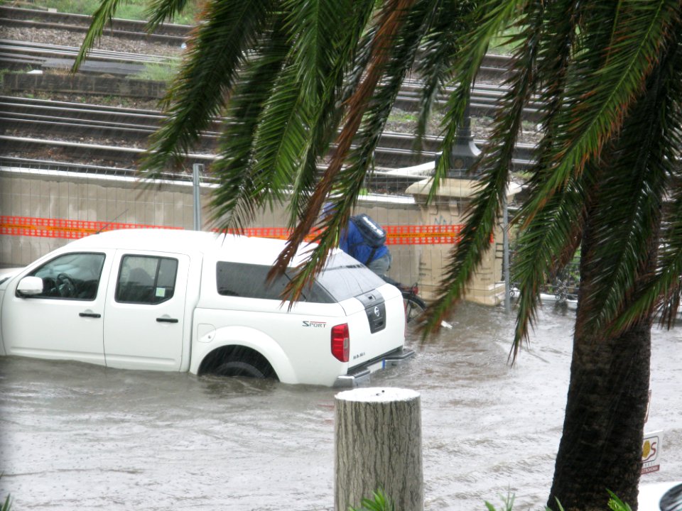 Flood - Via Marina, Reggio Calabria, Italy - 13 October 2010 - (9)