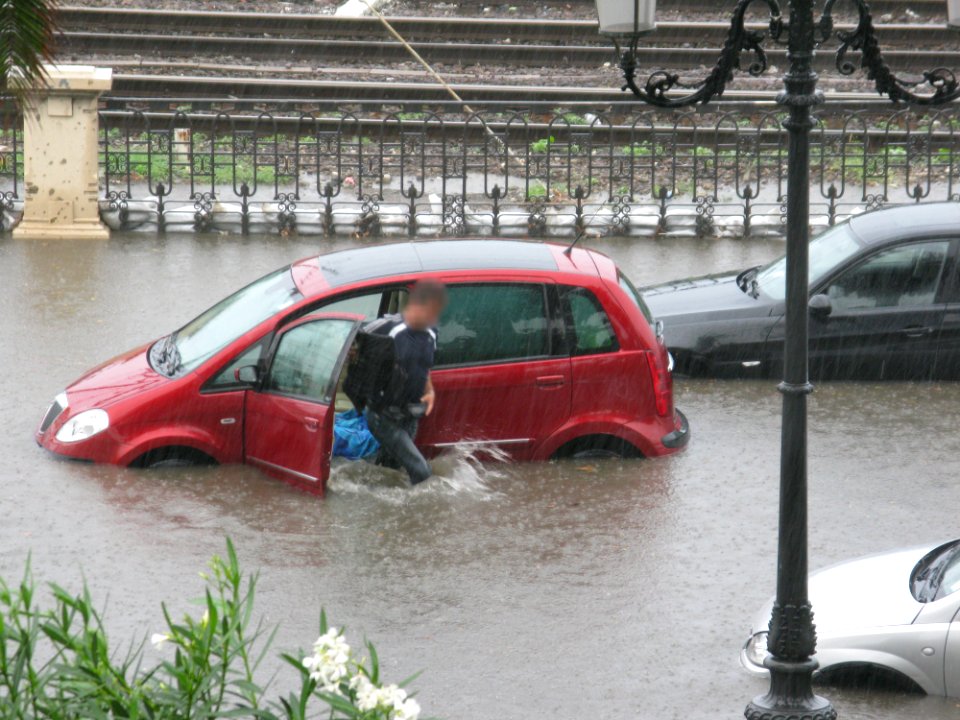Flood - Via Marina, Reggio Calabria, Italy - 13 October 2010 - (34)
