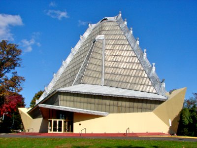 FLW Beth Sholom exterior
