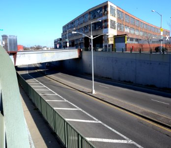 Flushing Av under Bushw LIRR jeh