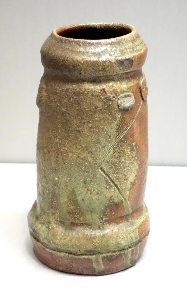 Flower Vase, Tanba ware, Edo period, 17th century, ruiza dot design - Tokyo National Museum - DSC05277