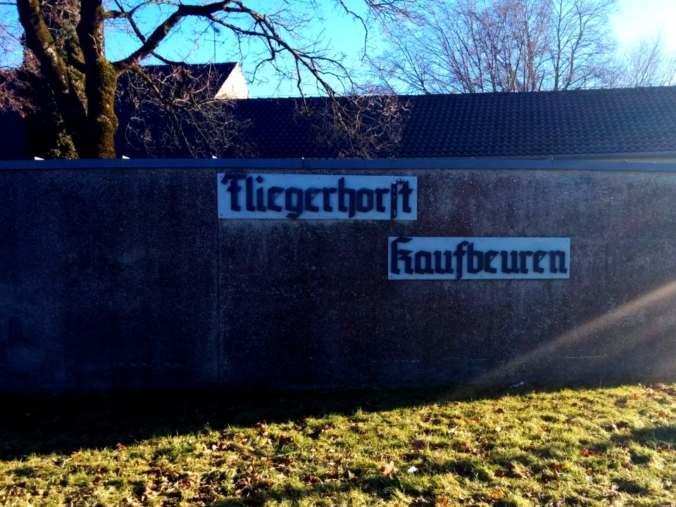Fliegerhorst KF Eingang