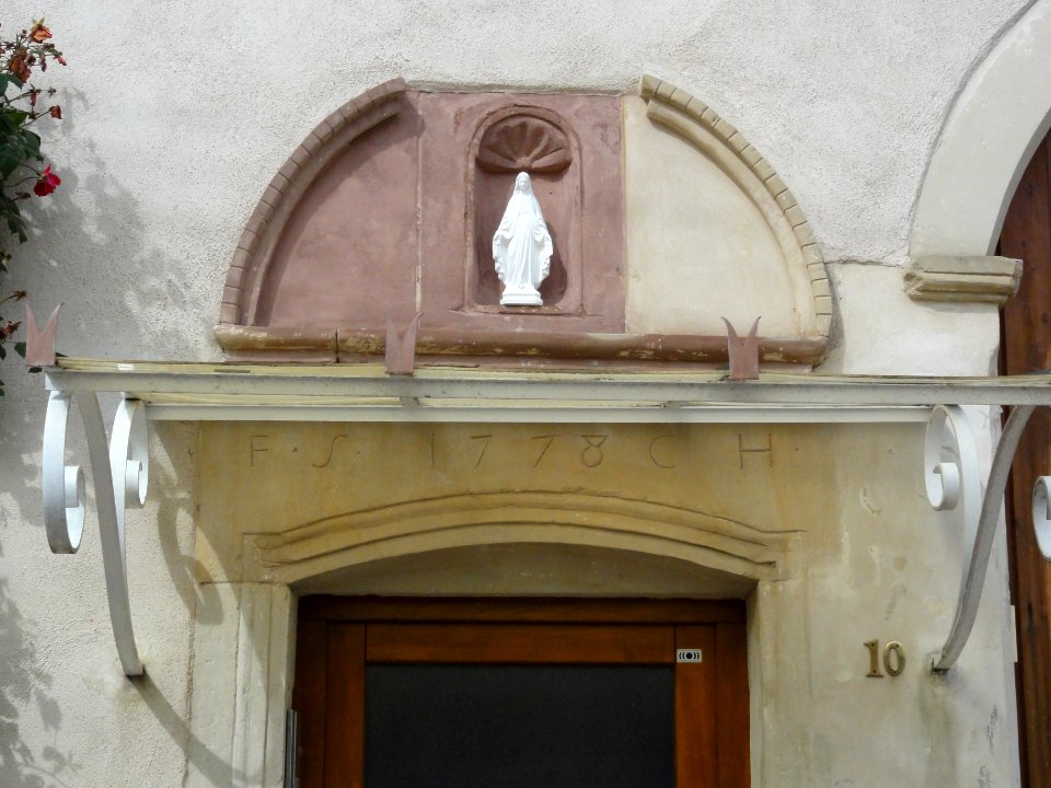 Flin (M-et-M) dessus de porte maison A