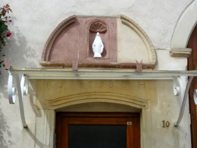 Flin (M-et-M) dessus de porte maison A