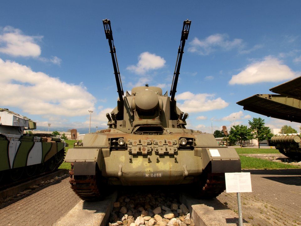 Fliegerabwehrpanzer 68 SPAAG pic01-1