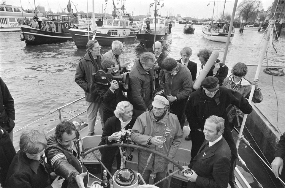 Flyer komt aan in Rotterdam na winnen van Whitbraerd zeilrace. De Flyer komt aan, Bestanddeelnr 932-0991