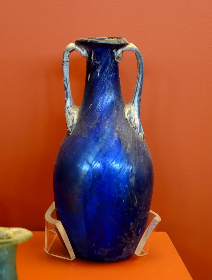 Flask, Syria, 1st or 2nd century AD, glass - Redpath Museum - McGill University - Montreal, Canada - DSC08179