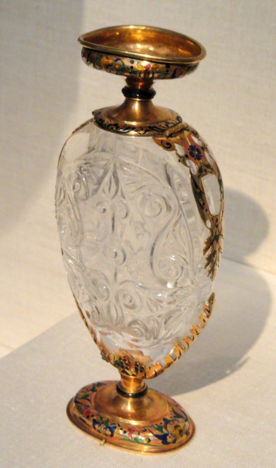 Flask, Egypt, 9th-10th century AD, carved rock crystal with enameled gold mount - Freer Gallery of Art - DSC05300