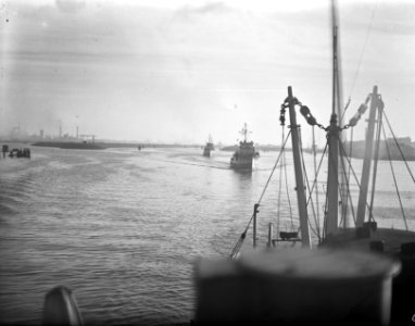 Flotille mijnenvegers naar Den Helder van IJmuiden. Het uitvaren, Bestanddeelnr 902-5928