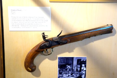 Flintlock pistol, c. 1775, Britain - Joseph Allen Skinner Museum - DSC07869