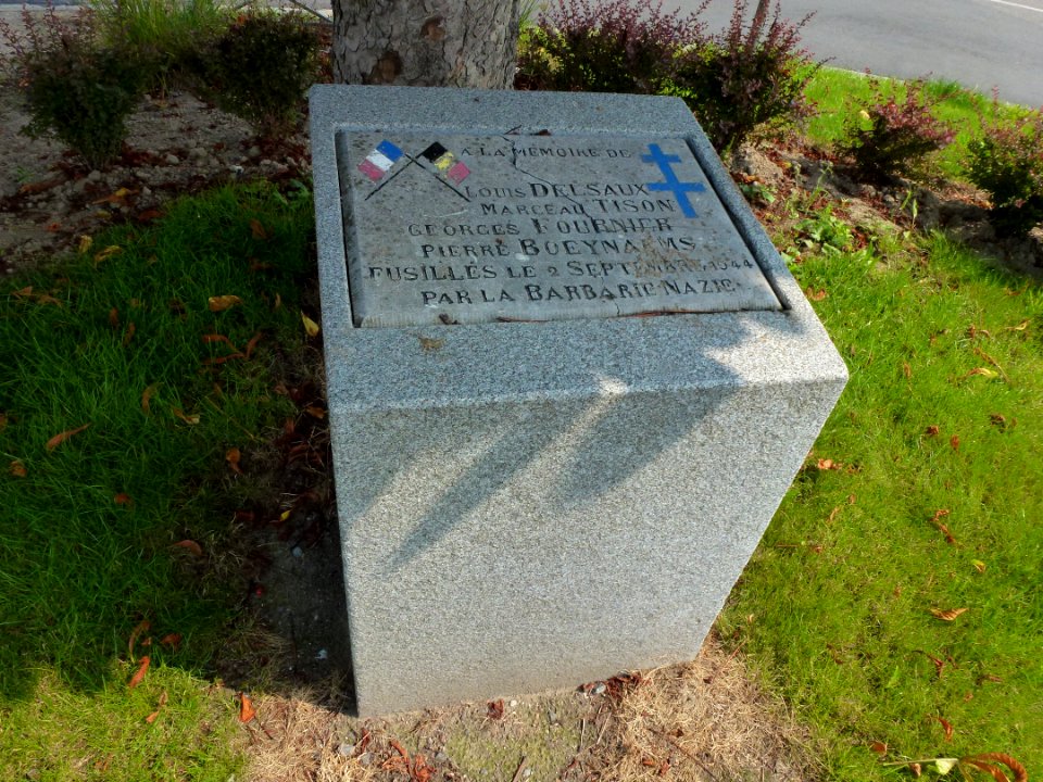 Flines-lès-Mortagne (Nord, Fr) memorial 1944