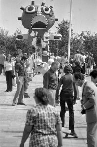 Floriade, kinderen op glijbaan, Bestanddeelnr 925-7613