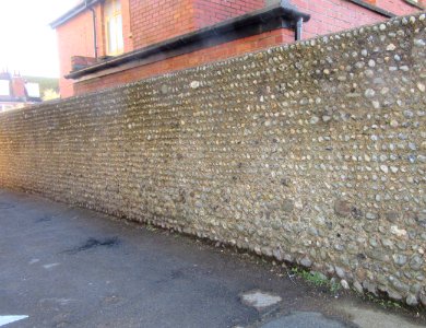 Flint wall at Hove Manor, Hove Street, Hove (January 2017)