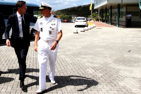 Foto-minpres-bezoek-curacao-1
