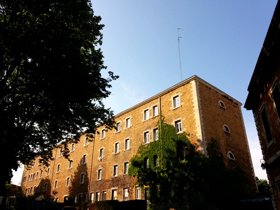 Fort Saint-Irénée - Bâtiment