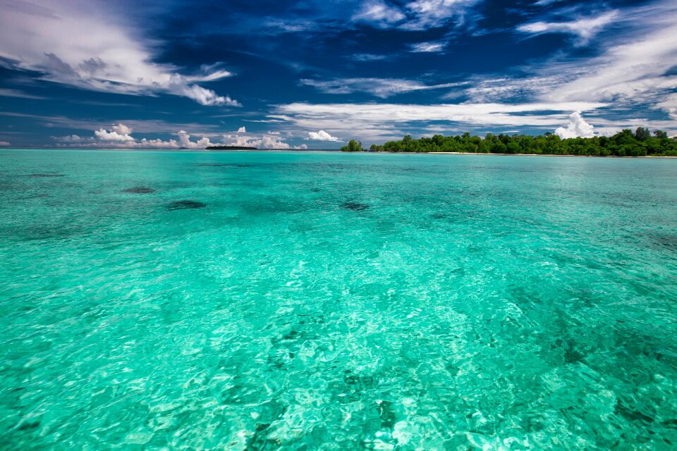 Transparency turquoise widi islands