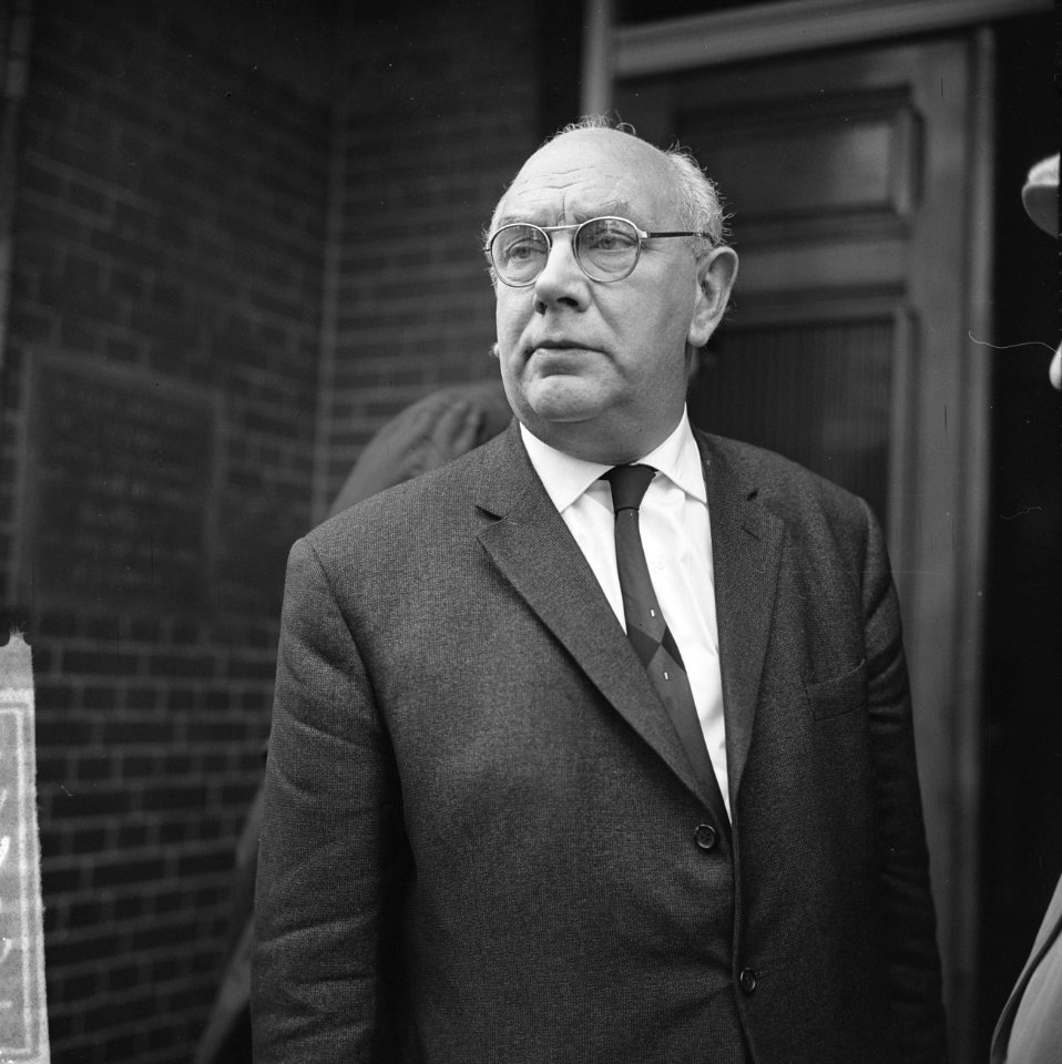 Fotografen contra bedrijfschap dhr B N Okel , voorzitter van het schap, Bestanddeelnr 915-5034