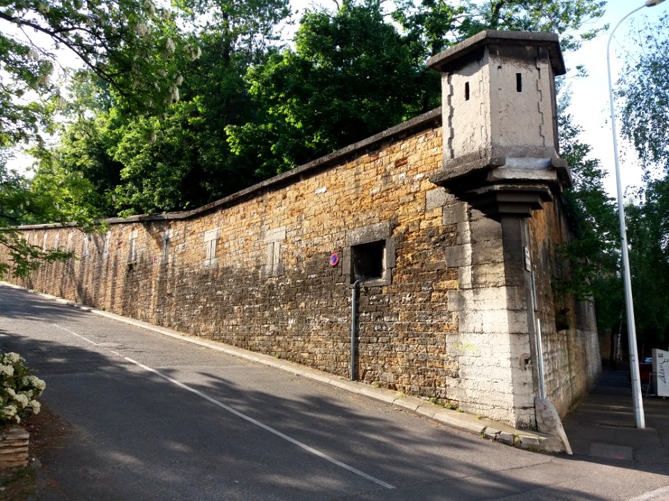 Fort Saint-Irénée - Angle avec tourelle