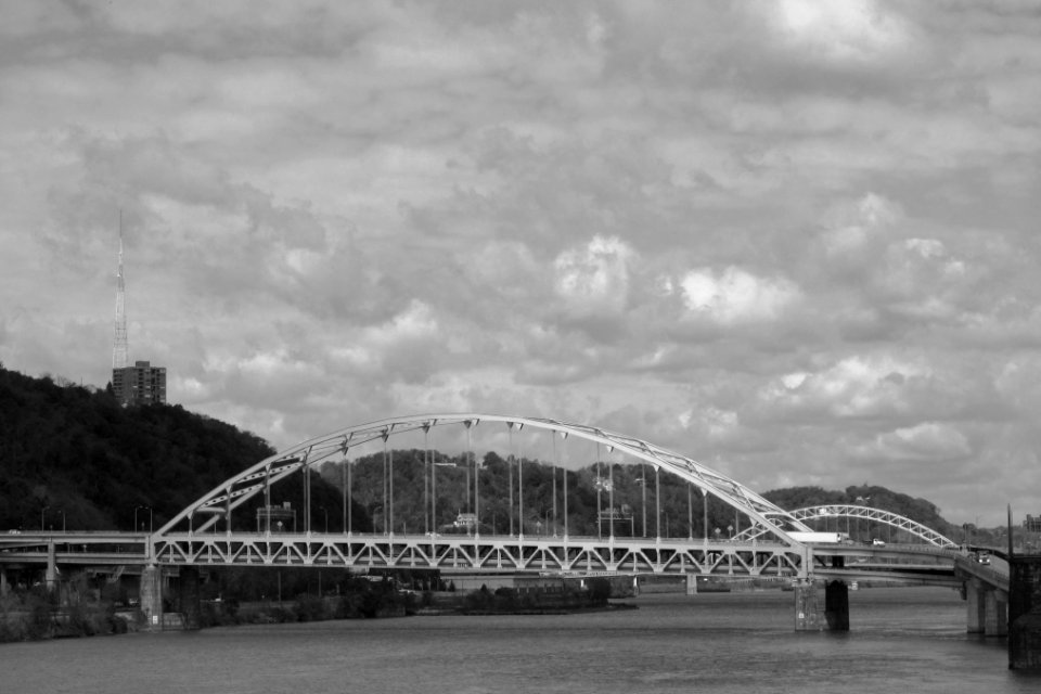 Fort Pitt Bridge, 2021-05-11, 01, bw