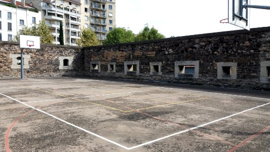 Fort Saint-Jean de Lyon - Terrain de sport au sommet