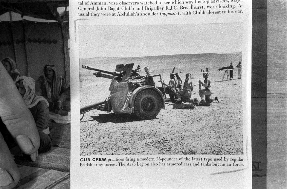 Fotoreproductie van een krantenartikel over de strijd in Palestina, Bestanddeelnr 1357