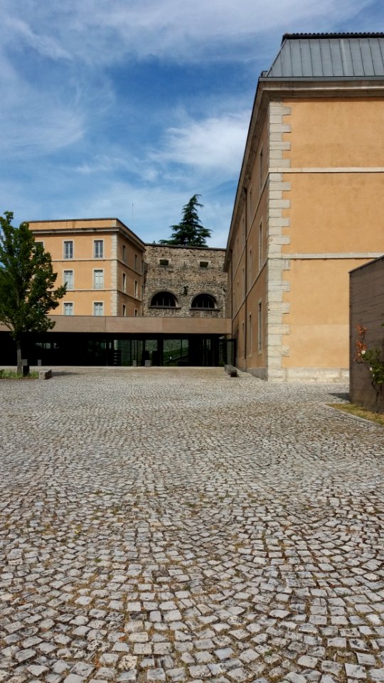 Fort Saint-Jean de Lyon - Cour 2