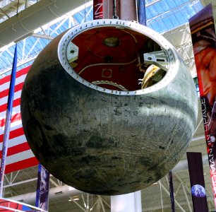 Foton capsule, Russia - Evergreen Aviation & Space Museum - McMinnville, Oregon - DSC00777